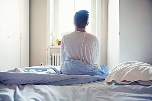 早晨起床的這些行為 容易誘發腦梗塞 早晨起床的這些行為 容易誘發腦梗塞