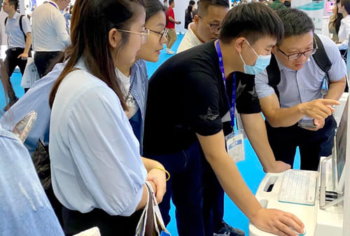 圍觀體驗科進產品